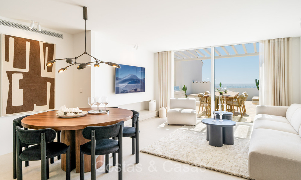 Prachtig gerenoveerd appartement met ruim terras te koop met prachtig uitzicht in de haven van Puerto Banus, Marbella 72593