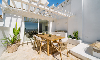 Prachtig gerenoveerd appartement met ruim terras te koop met prachtig uitzicht in de haven van Puerto Banus, Marbella 72622 