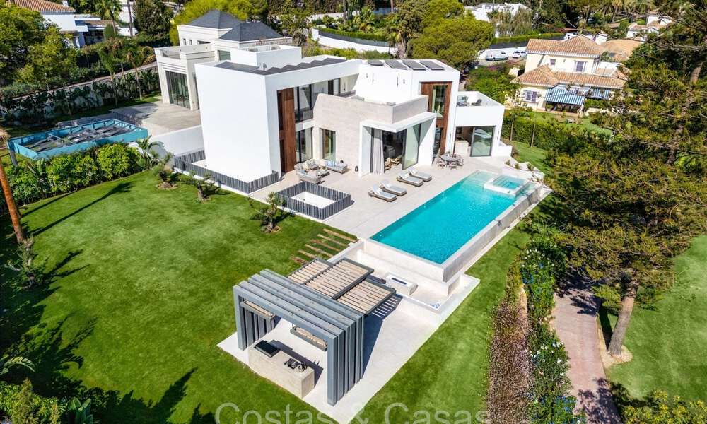 Architectonische boutique villa te koop, eerstelijns Las Brisas golf in Nueva Andalucia, Marbella 72629