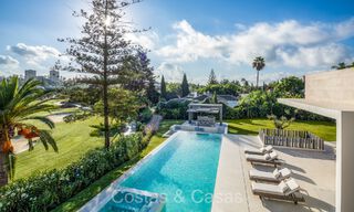 Architectonische boutique villa te koop, eerstelijns Las Brisas golf in Nueva Andalucia, Marbella 72639 