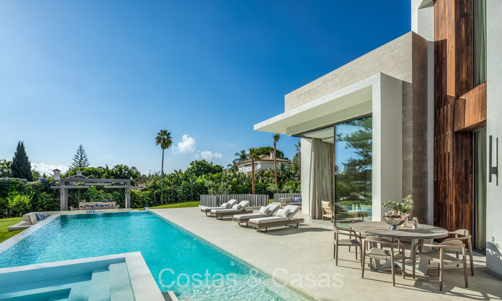 Architectonische boutique villa te koop, eerstelijns Las Brisas golf in Nueva Andalucia, Marbella 72645