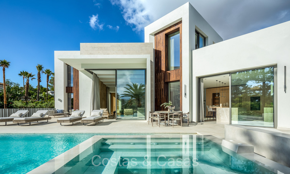 Architectonische boutique villa te koop, eerstelijns Las Brisas golf in Nueva Andalucia, Marbella 72646