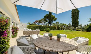 Mediterrane gelijkvloerse villa te koop grenzend aan de Aloha golfbaan in Nueva Andalucia, Marbella 72818 