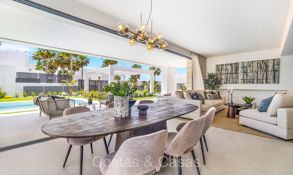 Instapklare, modernistische luxevilla te koop in Oost Marbella 72758