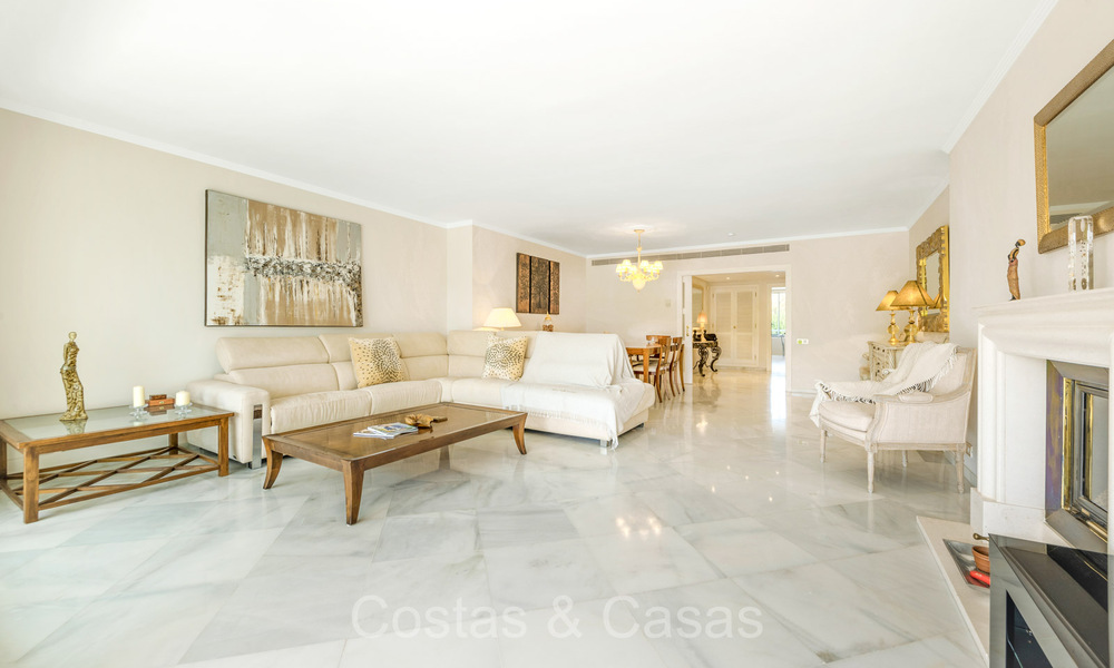 Appartement te koop in een exclusief complex met permanente bewaking in Nueva Andalucia’s golfvallei, Marbella 72794