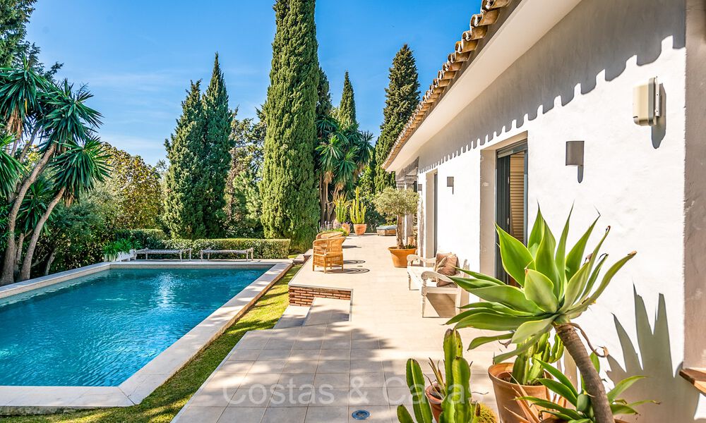 Charmante gelijkvloerse luxevilla te koop in een prestigieuze wijk, in Oost Marbella 73022