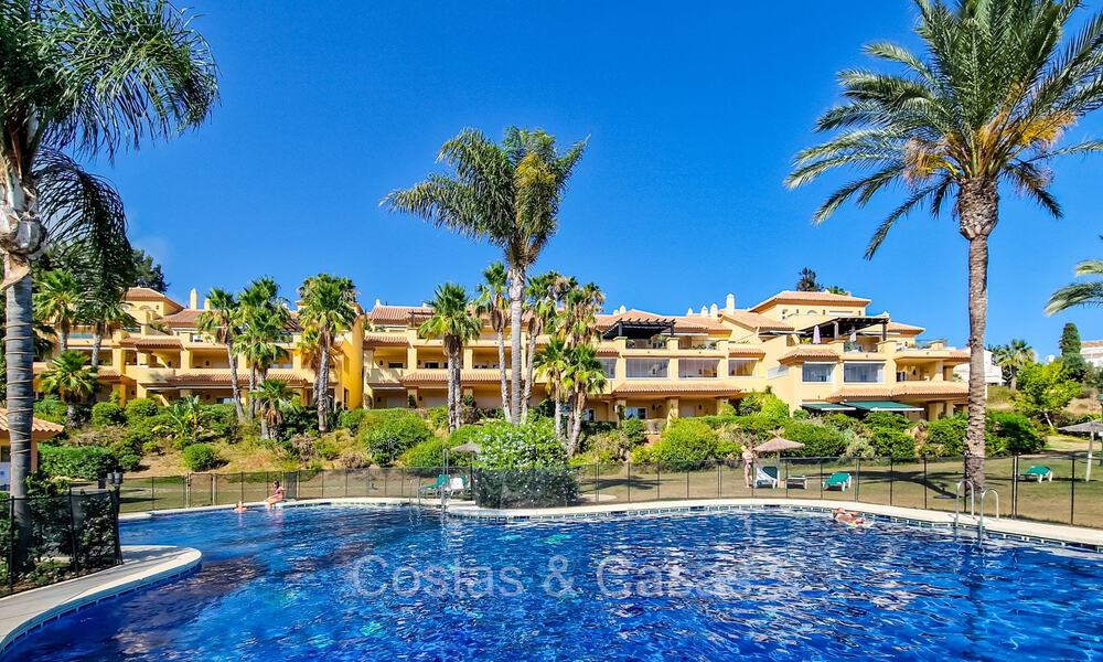 Appartement te koop op loopafstand van Puerto Banus en het strand in Nueva Andalucia, Marbella 73072