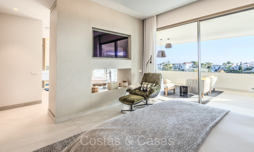 Verfijnde, minimalistische luxewoning te koop in een prestigieus complex in Nueva Andalucia, Marbella 73143