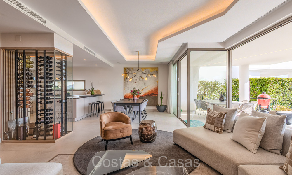 Verfijnde, minimalistische luxewoning te koop in een prestigieus complex in Nueva Andalucia, Marbella 73158