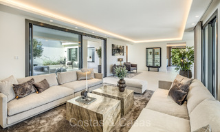 Verfijnde luxevilla in een moderne Mediterrane bouwstijl te koop in Nueva Andalucia, Marbella 73244 