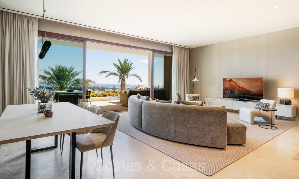 Eersteklas modern luxe appartement met adembenemend golf- en zeezicht te koop in een 5* golfresort in Casares, Costa del Sol 73384