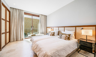 Eersteklas modern luxe appartement met adembenemend golf- en zeezicht te koop in een 5* golfresort in Casares, Costa del Sol 73386 