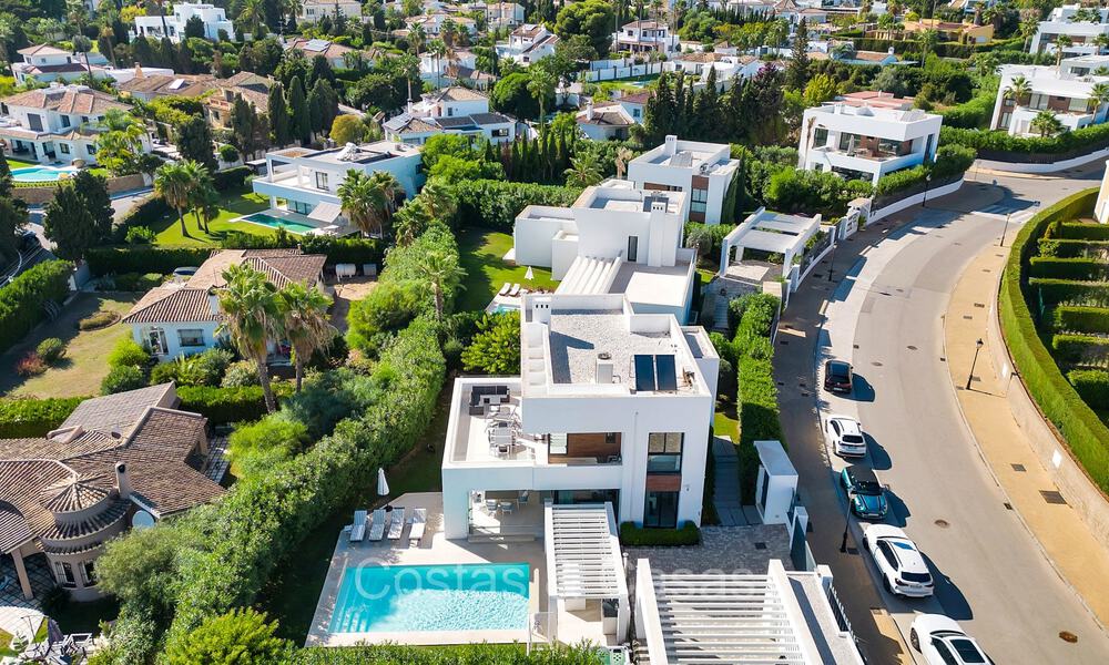 Prachtige, moderne luxevilla te koop in een vooraanstaande woonwijk op de New Golden Mile tussen Marbella en Estepona 73763