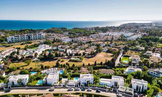 Prachtige, moderne luxevilla te koop in een vooraanstaande woonwijk op de New Golden Mile tussen Marbella en Estepona 73765 