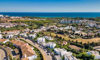 Prachtige, moderne luxevilla te koop in een vooraanstaande woonwijk op de New Golden Mile tussen Marbella en Estepona 73766 