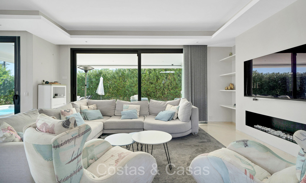 Prachtige, moderne luxevilla te koop in een vooraanstaande woonwijk op de New Golden Mile tussen Marbella en Estepona 73804