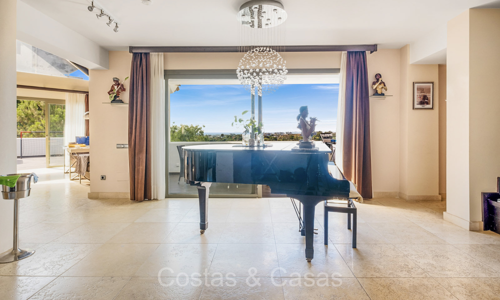 Modern eerstelijnsgolf penthouse met prachtig golf- en zeezicht te koop in een 5* golfresort in Marbella - Benahavis 73961