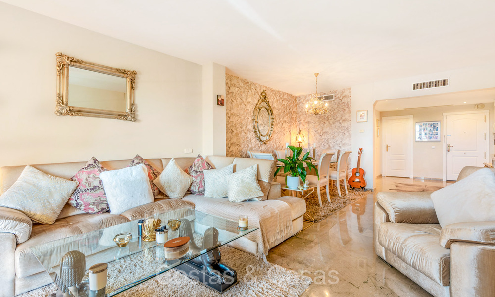 3-slaapkamer appartement te koop op loopafstand van Puerto Banus en het strand in een gated urbanisatie in Nueva Andalucia, Marbella 73722