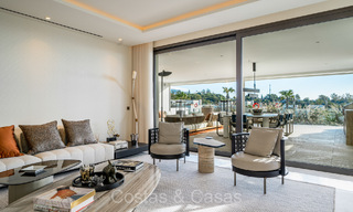 Instapklaar, prestigieus duplex appartement te koop in een chique resort-stijl wooncomplex op de Golden Mile van Marbella 73862 