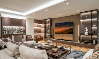 Instapklaar, prestigieus duplex appartement te koop in een chique resort-stijl wooncomplex op de Golden Mile van Marbella 73864 