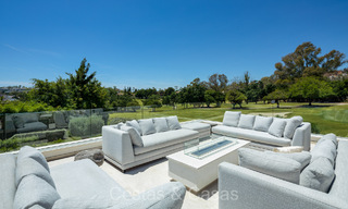 Luxueus gerenoveerde modern-mediterrane villa te koop, eerstelijnsgolf in Nueva Andalucia, Marbella 73893 