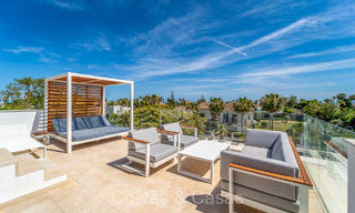 Elegante, moderne luxevilla te koop op loopafstand van het strand op de New Golden Mile tussen Marbella en Estepona 73949 