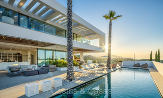 Majestueuze designervilla met geavanceerde architectuur te koop in La Quinta, Benahavis - Marbella 73980 