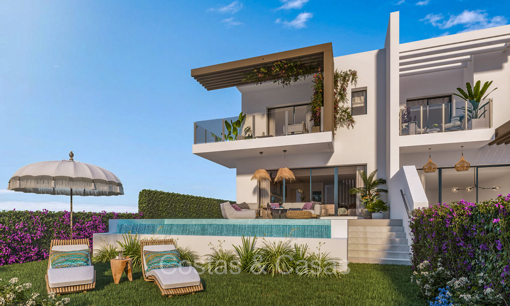 Herverkoop! Nieuwbouwwoning te koop met golf- en zeezicht, op een steenworp van de Golf Club in Mijas Costa, Costa del Sol 74016