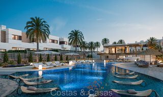 Nieuw op de markt! Moderne rijwoningen te koop, op een steenworp van de golfbanen in Mijas Costa, Costa del Sol 74256 