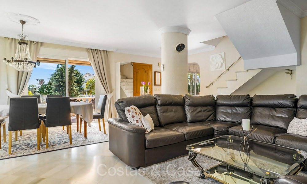 Spaanse villa te koop op loopafstand van alles in Nueva Andalucia, Marbella 74375