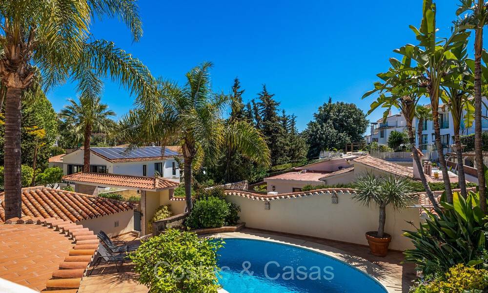 Spaanse villa te koop op loopafstand van alles in Nueva Andalucia, Marbella 74393