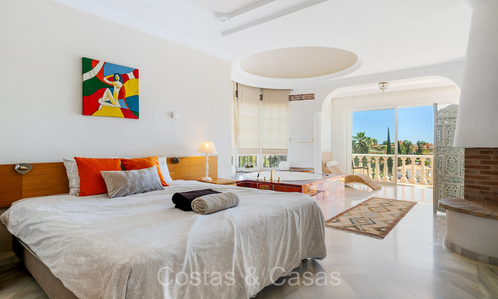 Spaanse villa te koop op loopafstand van alles in Nueva Andalucia, Marbella 74399