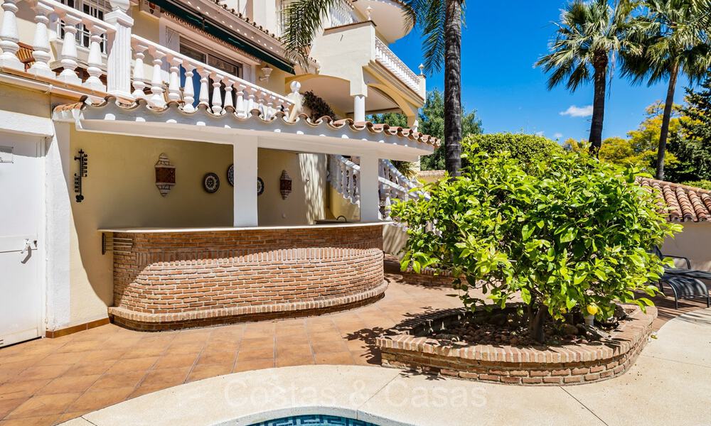 Spaanse villa te koop op loopafstand van alles in Nueva Andalucia, Marbella 74412