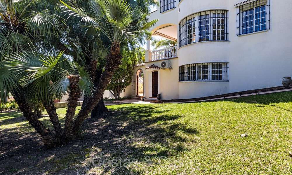 Spaanse villa te koop op loopafstand van alles in Nueva Andalucia, Marbella 74414