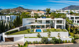 Modernistische luxevilla te koop met panoramisch zeezicht in een exclusieve wijk van Benahavis - Marbella 74428 