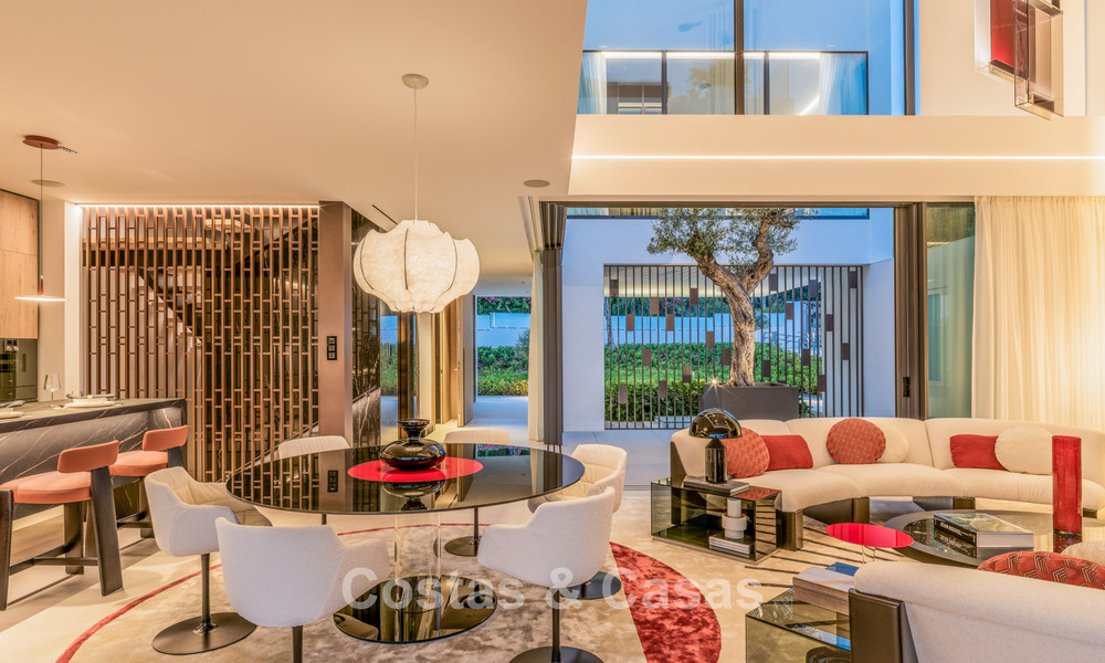 Geavanceerde luxewoning te koop in een vooruitstrevend complex met panoramisch zeezicht op Marbella’s Golden Mile 74571