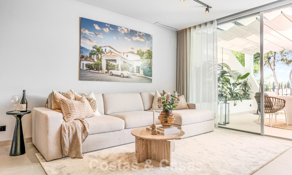 Prestigieus gerenoveerd penthouse te koop, grenzend aan een toonaangevende golfbaan in La Quinta, Benahavis - Marbella 74460