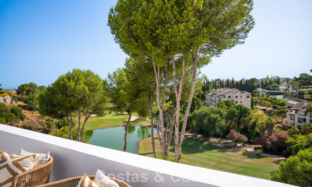 Prestigieus gerenoveerd penthouse te koop, grenzend aan een toonaangevende golfbaan in La Quinta, Benahavis - Marbella 74471