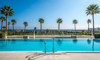 Luxe appartement te koop, in een luxueus strandcomplex op de New Golden Mile tussen Marbella en Estepona 773543 