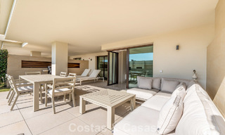 Luxe appartement te koop, in een luxueus strandcomplex op de New Golden Mile tussen Marbella en Estepona 773559 