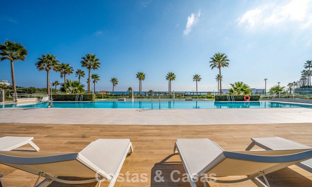 Luxe appartement te koop, in een luxueus strandcomplex op de New Golden Mile tussen Marbella en Estepona 773581