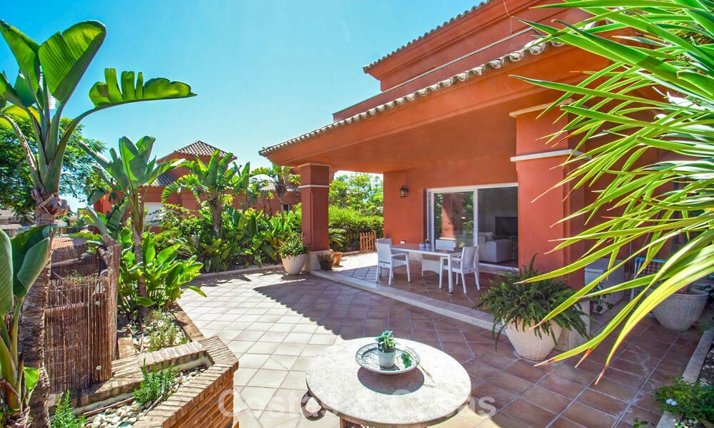 Ruime halfvrijstaande woning te koop in een gated golfresort in Oost-Marbella 773505