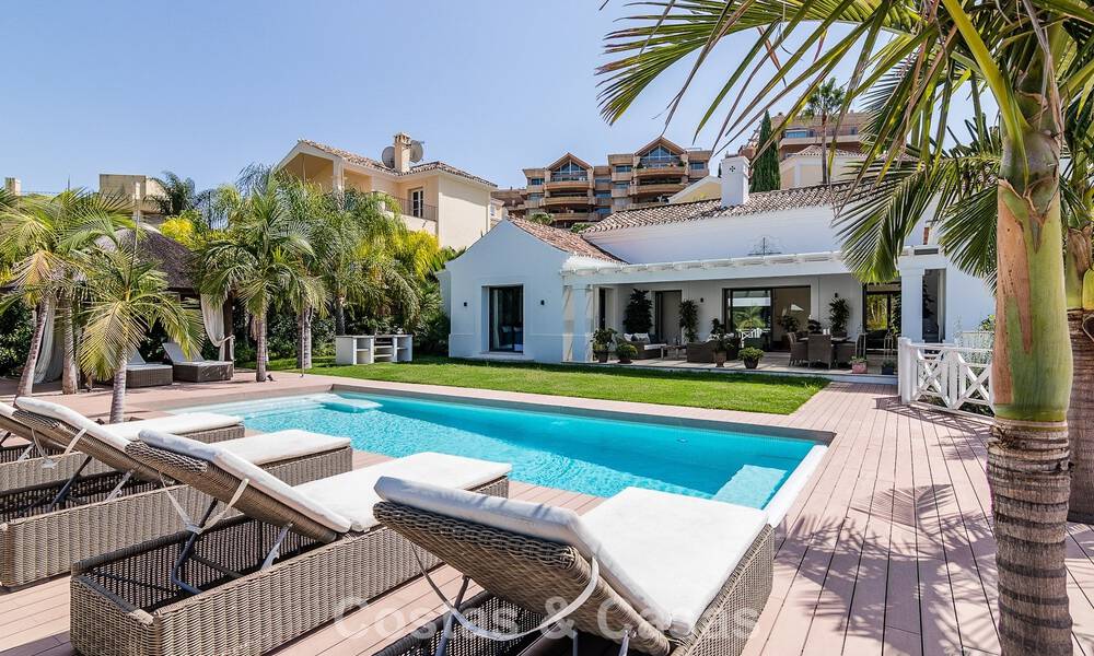 Luxevilla met tijdloos-Mediterraan design te koop in een gewilde golfomgeving van Nueva Andalucia, Marbella 773711