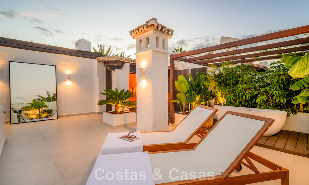 Instapklaar luxe penthouse te koop in een vooraanstaand strandresort op loopafstand van Estepona centrum 773745