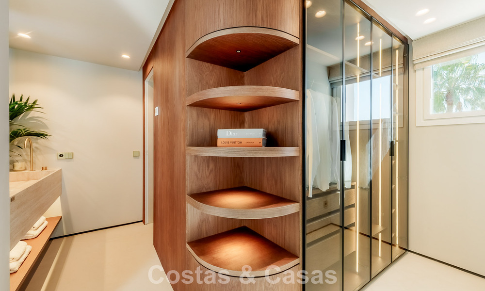 Instapklaar luxe penthouse te koop in een vooraanstaand strandresort op loopafstand van Estepona centrum 773747