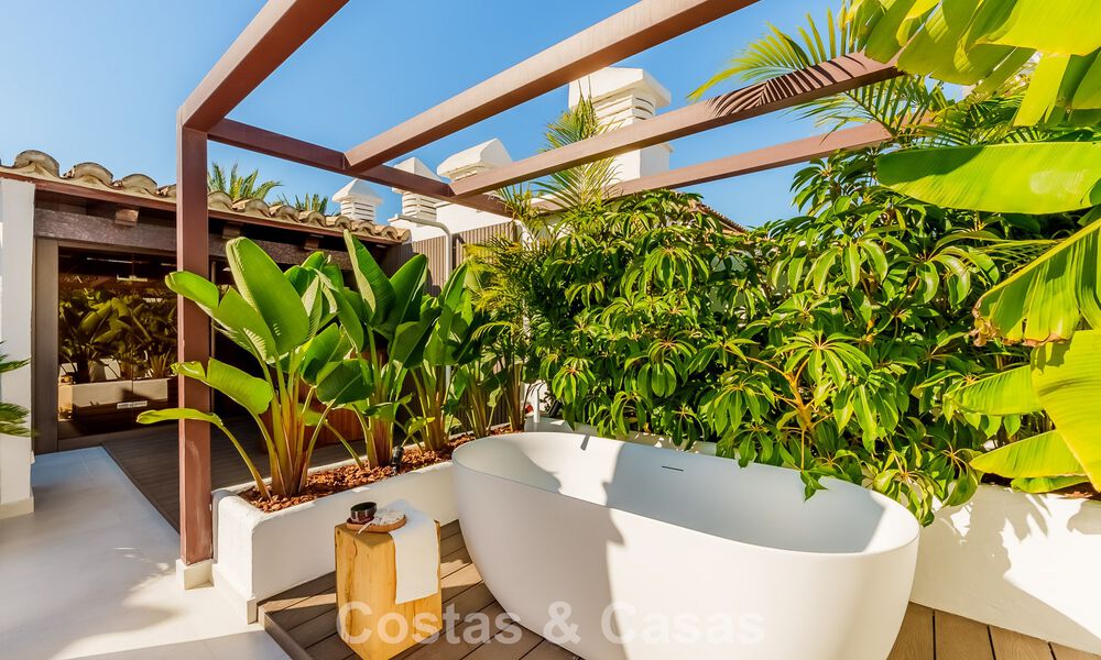 Instapklaar luxe penthouse te koop in een vooraanstaand strandresort op loopafstand van Estepona centrum 773754