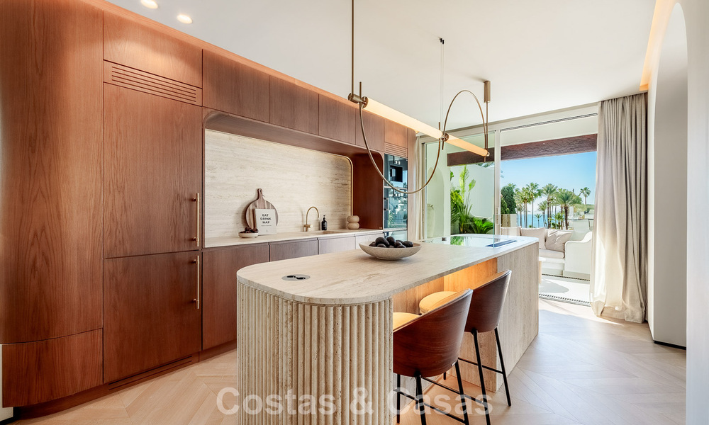 Instapklaar luxe penthouse te koop in een vooraanstaand strandresort op loopafstand van Estepona centrum 773767