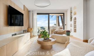 Modern gerenoveerd luxe appartement te koop met panoramisch zeezicht in Nueva Andalucia’ golfvallei, Marbella 773793 