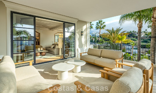 Instapklare luxevilla met een eigentijdse Andalusische bouwstijl te koop in Nueva Andalucia’s golfvallei, Marbella 773864 