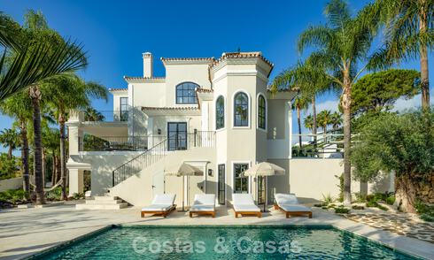 Instapklare luxevilla met een eigentijdse Andalusische bouwstijl te koop in Nueva Andalucia’s golfvallei, Marbella 773867